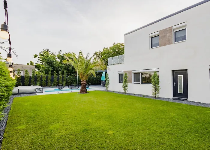 Szabadi Pihenohaz By Bltn Apartmán *